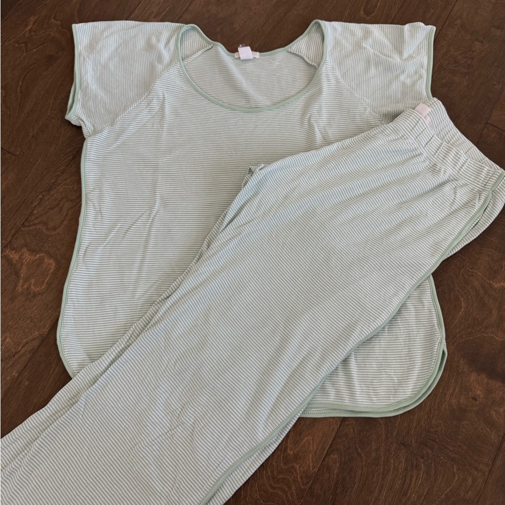 Lake Pajamas Set in Parisian Green